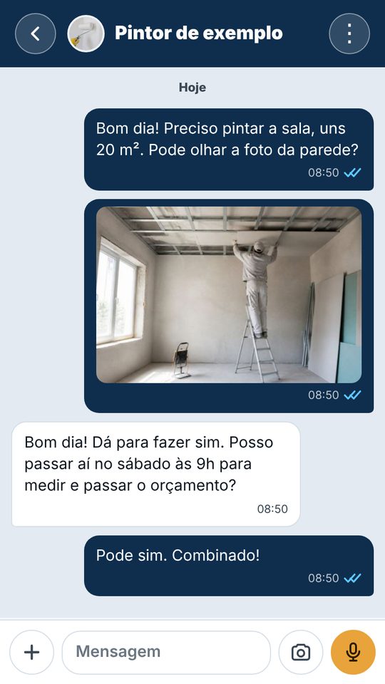 Conversa no aplicativo entre cliente e pintor, com foto da parede